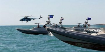 هێزی دەریایی سوپای پاسداران بە توندی وەڵامی هێزەکانی ئەمریکای لە دەریای عۆمان دایەوە