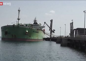 هاوپەیمانی سعوودیە چۆن مانگانە 6 ملیۆن بەرمیل نەوتی یەمەن تاڵان دەکات؟