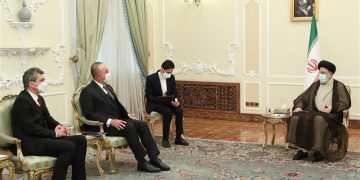 ڕەئیسی: ئێران و تورکیا دەبێت ئامادەی بەرزکردنەوەی ئاستی هاوکارییەکانیان بن