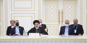 سەرۆک کۆماری ئێران: گرنگی تایبەت بە هاوکاری و هاوبەشیی ئابوری لە گەڵ وڵاتانی دراوسێ دەدەین