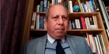 شرۆڤەکارێکی سیاسی: ئەمریکا لە ترسی ئیسرائیل بۆ ڕێکەوتنی ناوەکی ناگەڕێتەوە