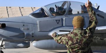 هێشتا 143 فڕۆکەوانی ئەفغان لە تاجیکستان ڕاگیراون