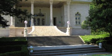 کۆشکی مەڕمەڕی ڕامسەر لە باکوری ئێران