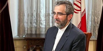 باقری: هێزی بەرگریی ئێران دانوستانی لە سەر ناکرێت