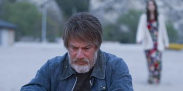 ڕاجێر واتێرز: لایەنگری بەگوڕوتینی بەهمەن قوبادیم و شانازی دەکەم لەگەڵ “چوار دیوار” هاوکاریم کردووە