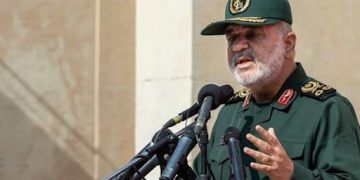 فەرماندەی سوپای پاسداران: ئەمریکا کارگەی وەبەرهێنانی دیکتاتۆرەکانی جیهانە