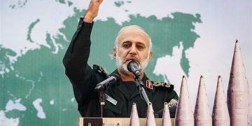 ئێران لە سەر هەر پیلانگێڕییەکی سەربازیی ئەمریکا و ئیسرائیل بە توندی هۆشداری دەدات