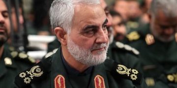 ئێران 300 لاپەڕە بەڵگەی لە سەر تیرۆری شەهید سولێمانی ڕادەستی عێراق کرد