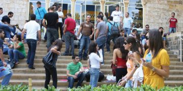 ئەمساڵ زیاتر لە 77 هەزار لوبنانی بە هۆی قەیرانی داراییەوە بۆ دەرەوەی وڵات کۆچیان کردووە