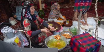 کرماشان، مەڵبەندێکی دەوڵەمەندی گەشتیاری و خواردنە بەتام و چێژەکان