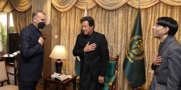 ئەمیر عەبدوڵڵاهیان و عومرانخان جەخت لە سەر پتەوکردنی پەیوەندییەکانی ئێران و پاکستان دەکەنەوە