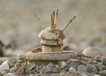 بە هۆی تەقینەوەی مینەوە لە پەروێزخان پەنجەی دەستی کرێکارێکی ئێرانی قرتا