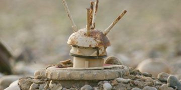 بە هۆی تەقینەوەی مینەوە لە پەروێزخان پەنجەی دەستی کرێکارێکی ئێرانی قرتا