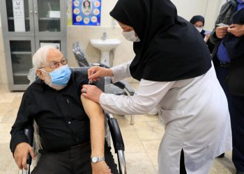 ئێران لە نێو وڵاتانی پێشەنگی بەکارهێنەری ڤاکسێنی کۆرۆنا / لە 100 ڕۆژی یەکەمی کابینەی نوێی ئێران پەتای کۆرۆنا چۆن کۆنتڕۆڵ کرا؟