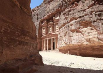 داهاتی 4 ملیار دۆلاری کەرتی گەشتیاریی ئەردەن