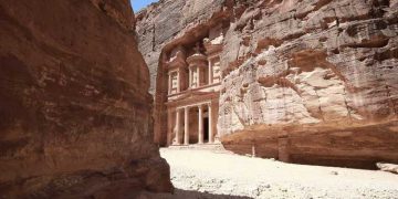 داهاتی 4 ملیار دۆلاری کەرتی گەشتیاریی ئەردەن