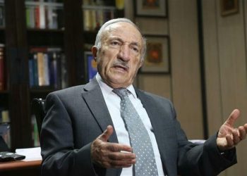 مەحمود عوسمان: کورد پێویستی بە مسۆگەربوونی مافە دەستوورییەکانی هەیە نەک شەڕی پلە و پۆستەکان