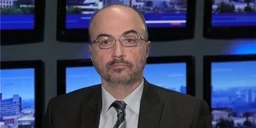 نووسەرێکی ئەمریکی: بە تیرۆری سولێمانی ئاسایشی جیهان لاواز بووە