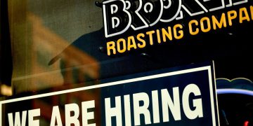 لە یەک مانگدا 4 ملیۆن و 500 هەزار ئەمریکی بێکار بوون