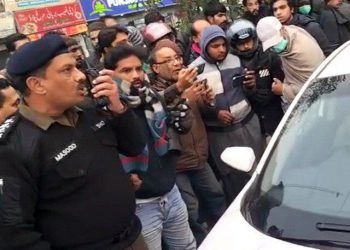 پەیامنێرێک لە لاهوری پاکستان تیرۆر کرا