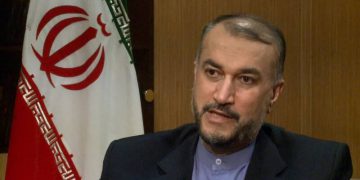وردەکاری کۆبوونەوە سێ کاتژمێرییەکەی ڕەئیسی – پوتین بە گێڕانەوەی وەزیری دەرەوەی ئێران