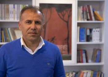 لە ڕووی سیاسییەوە گرەو لە سەر سەدر ناکرێت و هەڵوێستەکانی دەگۆڕێت