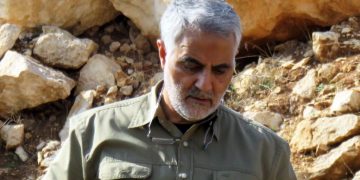 سه‌ردار سوله‌یمانی، فه‌رمانده‌ی ئاشتی و به‌رگری / مه‌هدی شوشته‌ری *