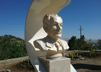 عەبدوڵڵا گۆران و لادان لە توخمی باو و هەوڵ بۆ تەڕ و پاراوێتی زمانی شیعر