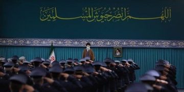 حەزرەتی ئایەتوڵڵا خامنەیی: پێشکەوتنەکانی وڵات مزگێنی داهاتوویەکی باشتر بۆ گەلی ئێران دەدات
