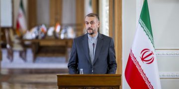 ئەمیر عەبدوڵڵاهیان: ئێران بە هیچ شێوازێک پاشەکشە لە هێڵە سوورەکانی ناکات