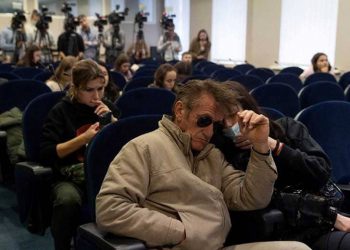 «شان پێن» هێرشەکەی ڕووسیا بۆ ئۆکرانیا دەکاتە فیلم