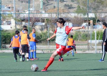 سارا هیوا؛ بە سێ ساڵ بووە بە ناوێکی دیاری تۆپی پێ + وێنە