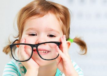 چۆن بزانین کە چاوی منداڵەکەمان کێشەی هەیە؟