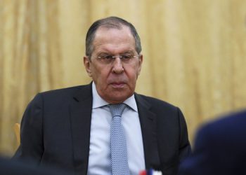 لاوڕۆڤ: شەڕی سێهەمی جیهانی، شەڕی ناوەکییە