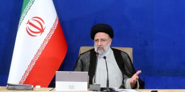 ڕەئیسی: لە دانوستانەکانی ڤیەننا پاشەکشە لە هێڵە سوورەکان ناکەین