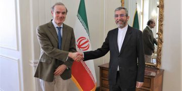 باقری بۆ مورا: ئەمریکا ڕاستییەکان ببینێت دەتوانین بگەینە ڕێکەوتن