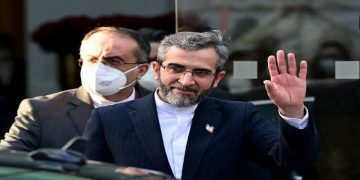 دانوستانکاری باڵای ئێران لە ڤیەنناوە دەگەڕێتەوە تاران