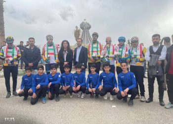 پاسکیلسوارەکانی کرماشان بە پەیامی ڕێزگرتن لە شەهیدانی کارەساتی کیمیاباران گەیشتنە هەڵەبجە