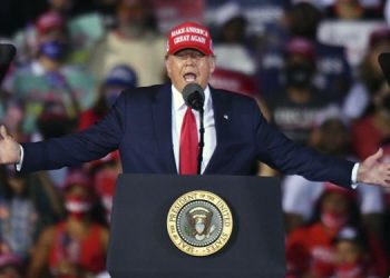 ترەمپ: ئەگەر سەرۆک کۆمار دەبووم یەک هەفتە لە گەڵ ئێران ڕێکەوتنم دەکرد