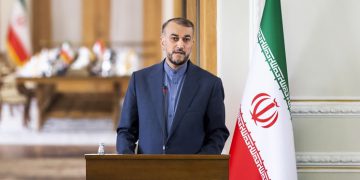 ئەمیر عەبدوڵڵاهیان: سوودێک لە دانوستانی ڕاستەوخۆ لە گەڵ ئەمریکا نابینین