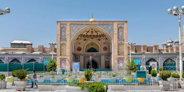 یادگارەکەی ئالی بویە لە بازاڕی تاران / گەنجینەیەکی قورئانە مێژوییەکان