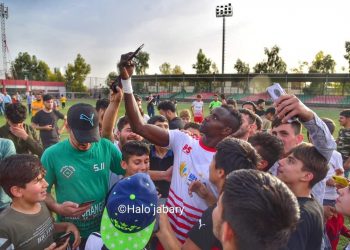 سه‌یدسادق كۆمه‌كى نه‌یجیریا ده‌كات