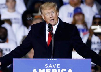 ترەمپ: ڕەنگە دیکتاتۆر بم بەڵام گەمژە نیم