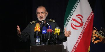 فەرماندەی سوپای پاسداران: ئەمڕۆ لە هەر کاتێکی دیکە بەهێزترین
