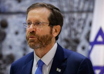 سەرۆکی ڕژێمی کاتیی زایۆنیستی: دەمەوێت بە ئاشکرا سەردانی سعوودیە بکەم