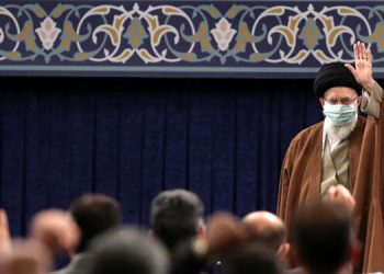 حەزرەتی ئایەتوڵڵا خامنەیی:ئیسلام ڕێزی تەواو لە کرێکار دەگرێت