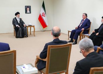 حەزرەتی ئایەتوڵڵا خامنەیی: توانا ناوخۆییەکان چەکی گەمارۆکان بێ کاریگەر دەکات