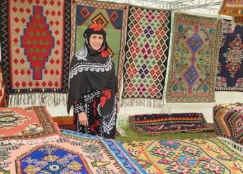 بە ئامادەبوونی سەرکۆنسووڵی ئێران، یەکەم پێشانگای بازرگانی – پیشەسازی دەستی هەڵەبجە کرایەوە