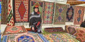 بە ئامادەبوونی سەرکۆنسووڵی ئێران، یەکەم پێشانگای بازرگانی – پیشەسازی دەستی هەڵەبجە کرایەوە