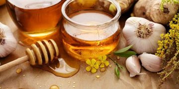 چەند تایبەتمەندییەکی تێکەڵاوی سیر و هەنگوین